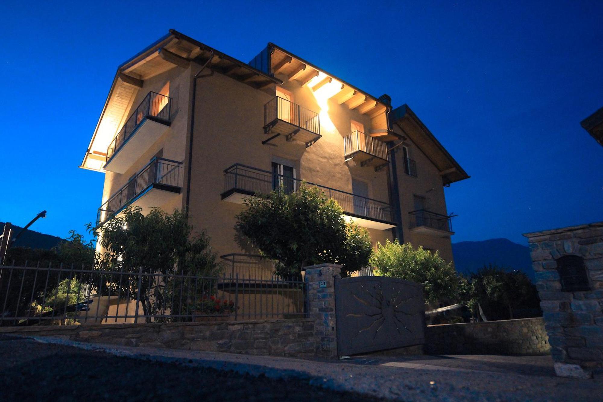 Apartment L'Envers Aosta Exterior foto