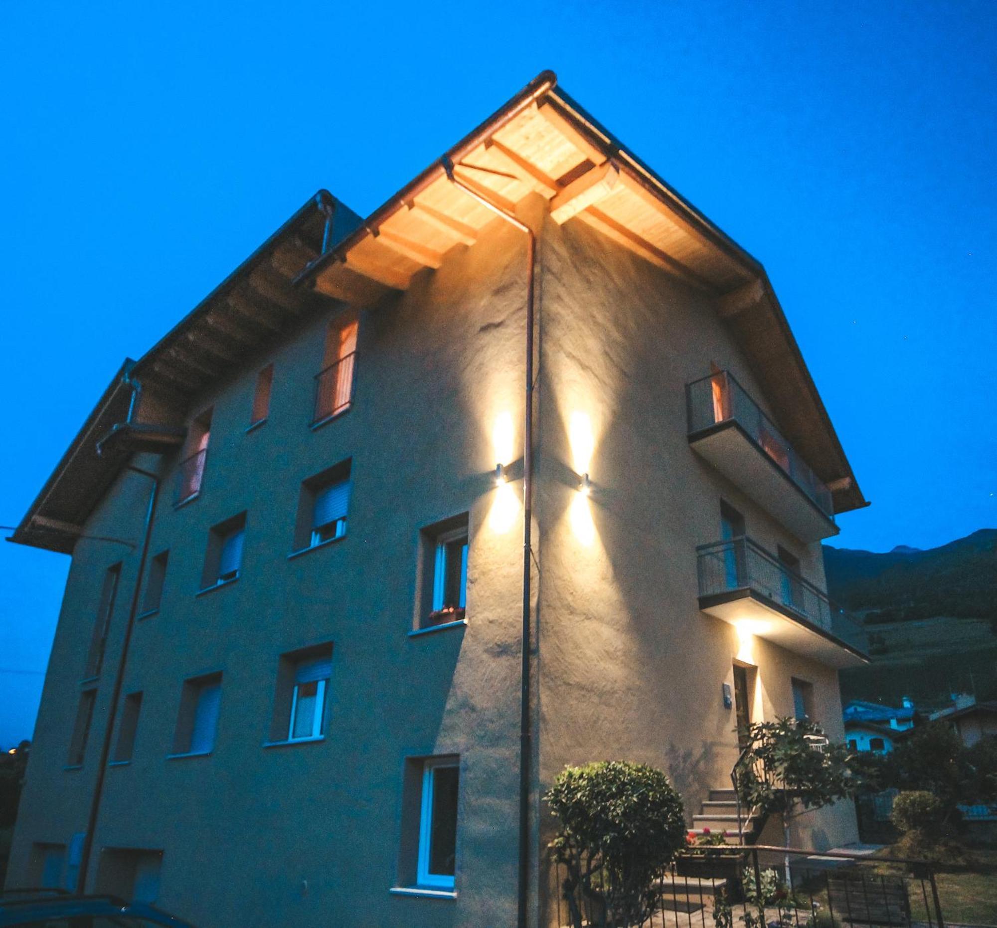 Apartment L'Envers Aosta Exterior foto